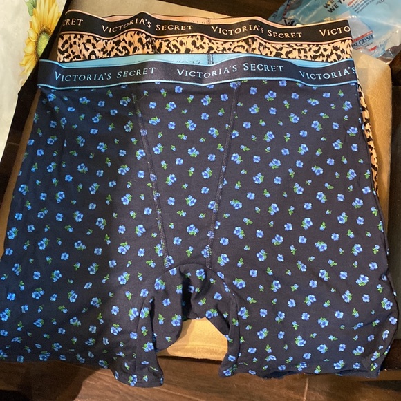 3 NWT Victoria’s Secret panties, L - Picture 3 of 5